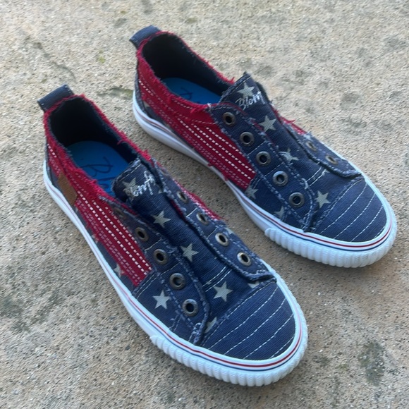 Blowfish Malibu Women's Star Stripe Slip on Sneakers Size 8 - Picture 1 of 10